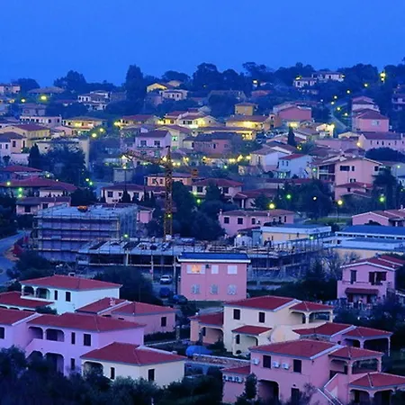 With 2 Bedrooms In San Teodoro, With Furnished Terrace *